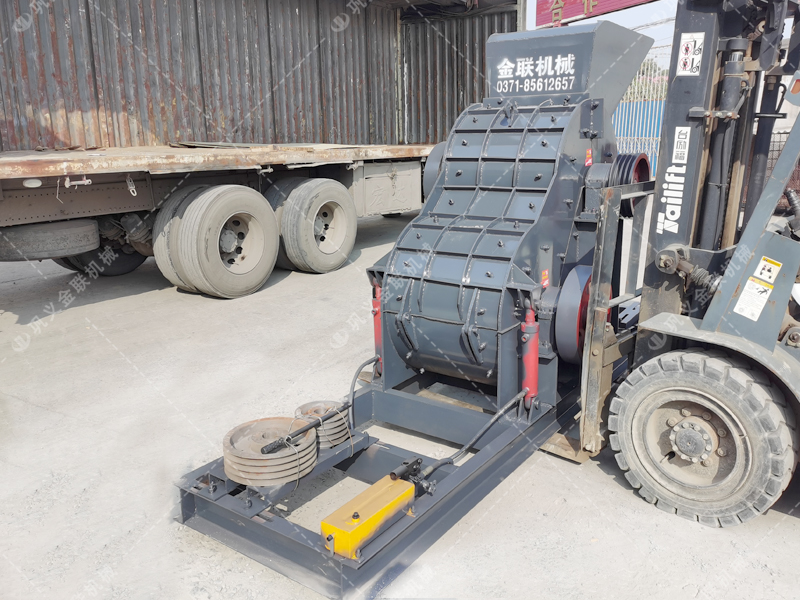 SCF800X600雙級(jí)粉碎機(jī)發(fā)貨圖片_發(fā)往山東濟(jì)南_破碎煤矸石 SCF800X600雙級(jí)粉碎機(jī)發(fā)貨圖片_發(fā)往山東濟(jì)南_破碎煤矸石